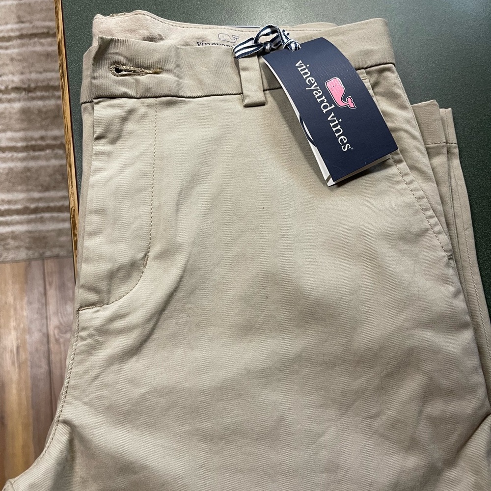 New with tags Youth Boys vineyard vines khakis size 18